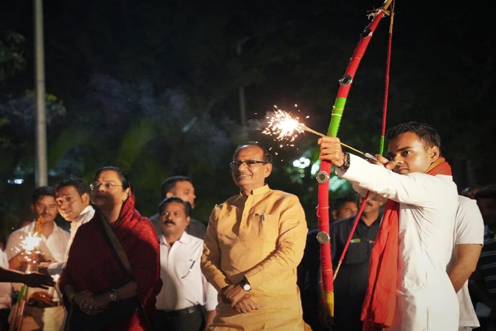 CM Shivraj Singh performed Ravana Dahan: