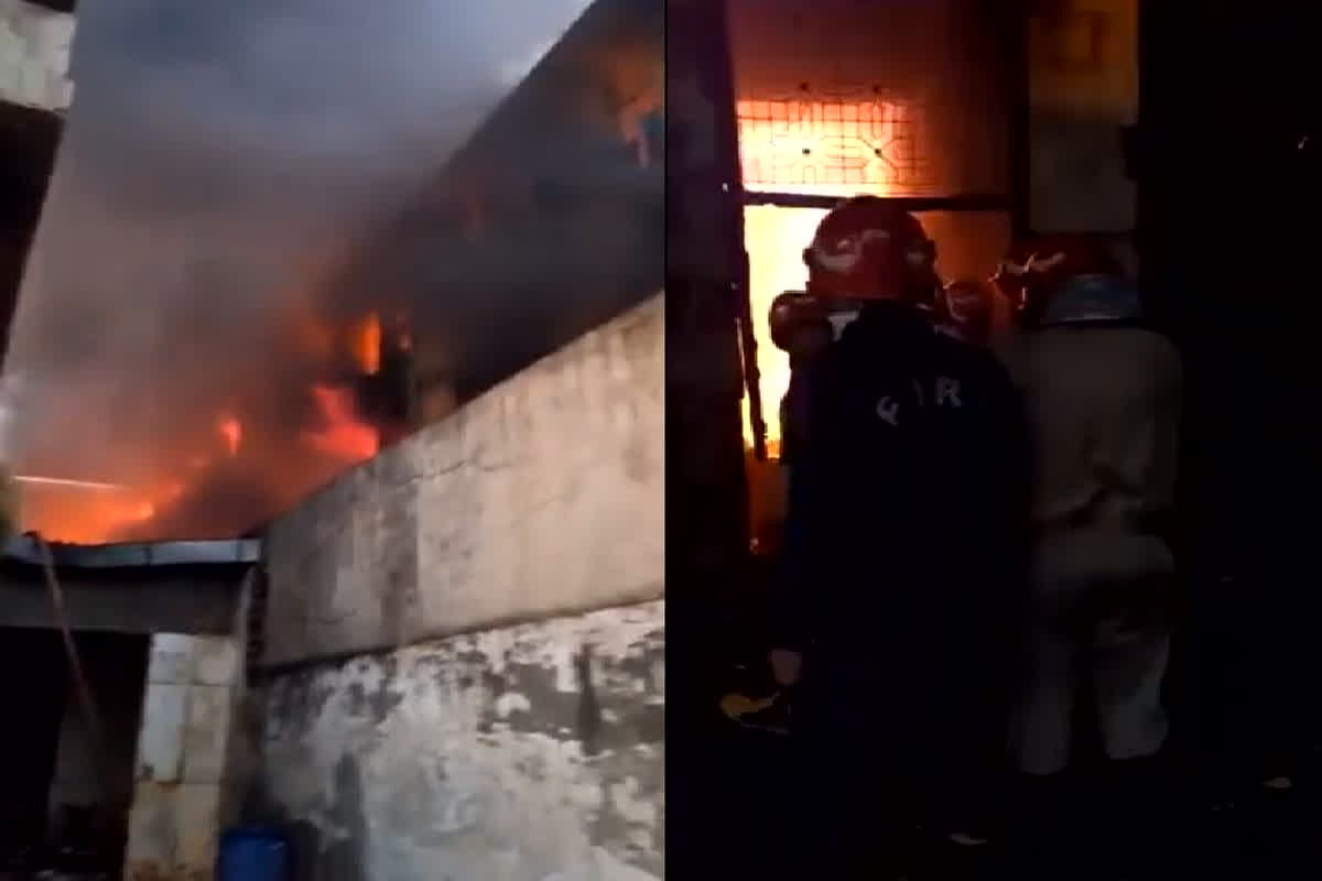 Fire broke out in a factory: जूता-चप्पल की फैक्ट्री में लगी भीषण आग, दमकल की 33 गाड़ियां मौके पर मौजूद
