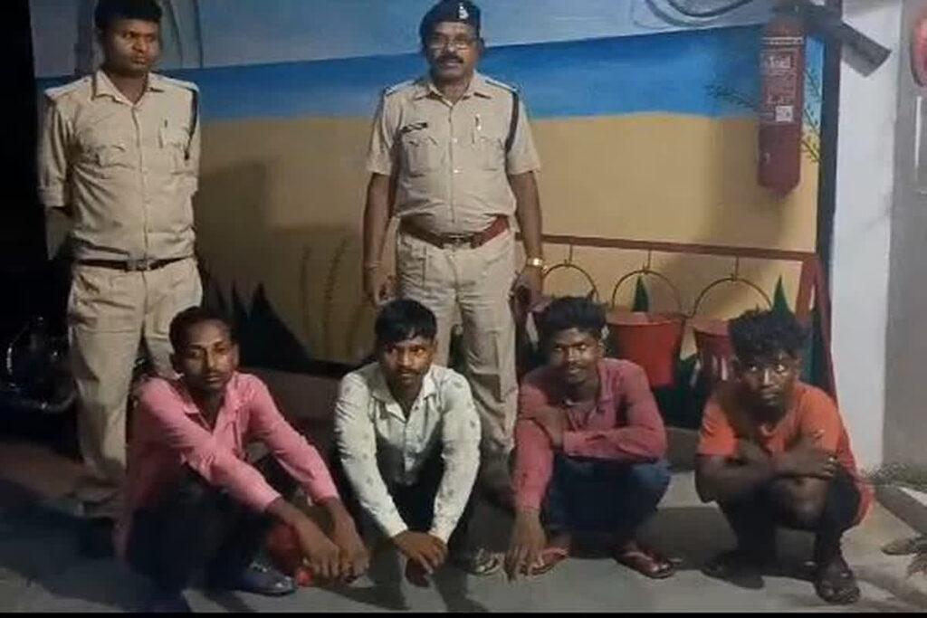 4 Thieves Arrested