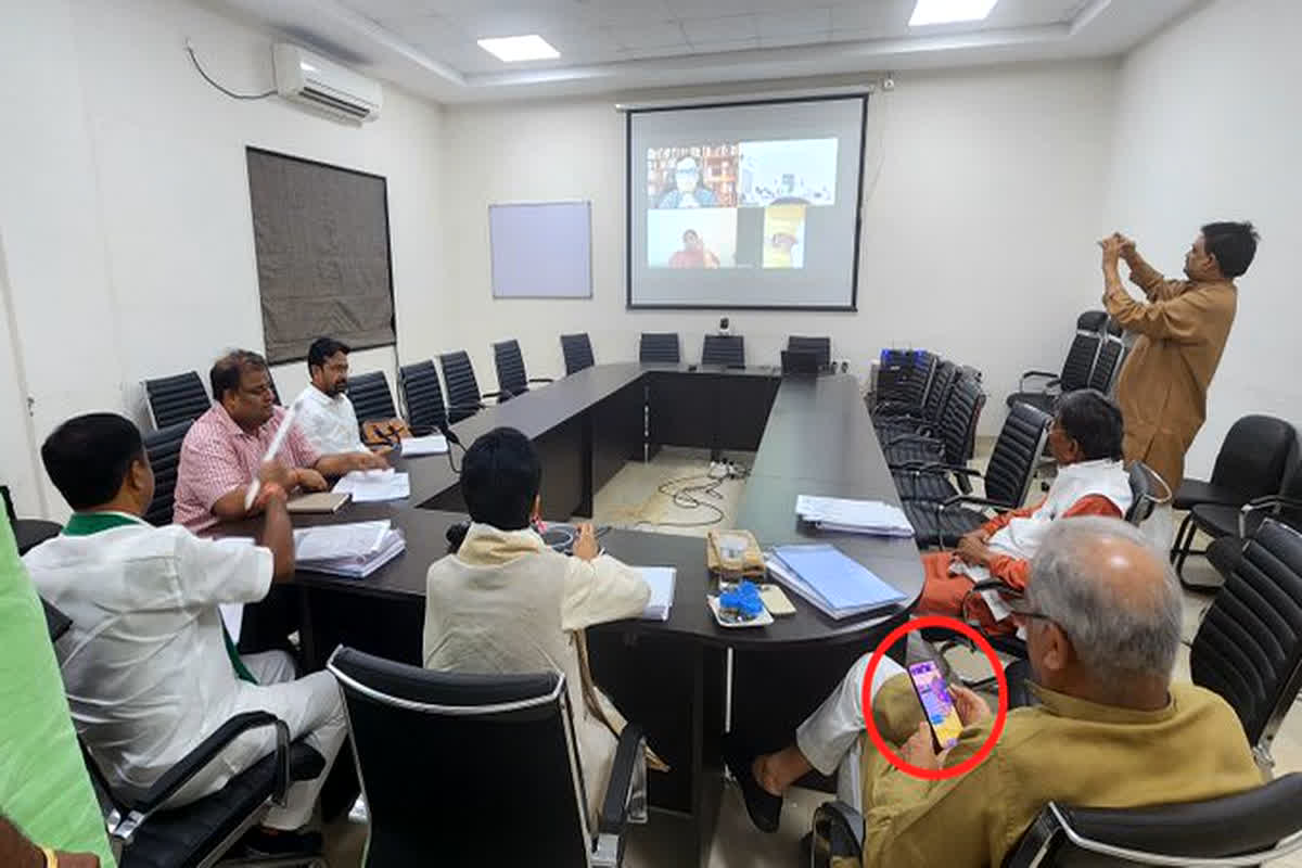 CG Assembly Election 2023: भाजपा ने ट्वीट कर सीएम की ली चुटकी, सोशल मीडिया पर फोटो शेयर कर कही ये बात…