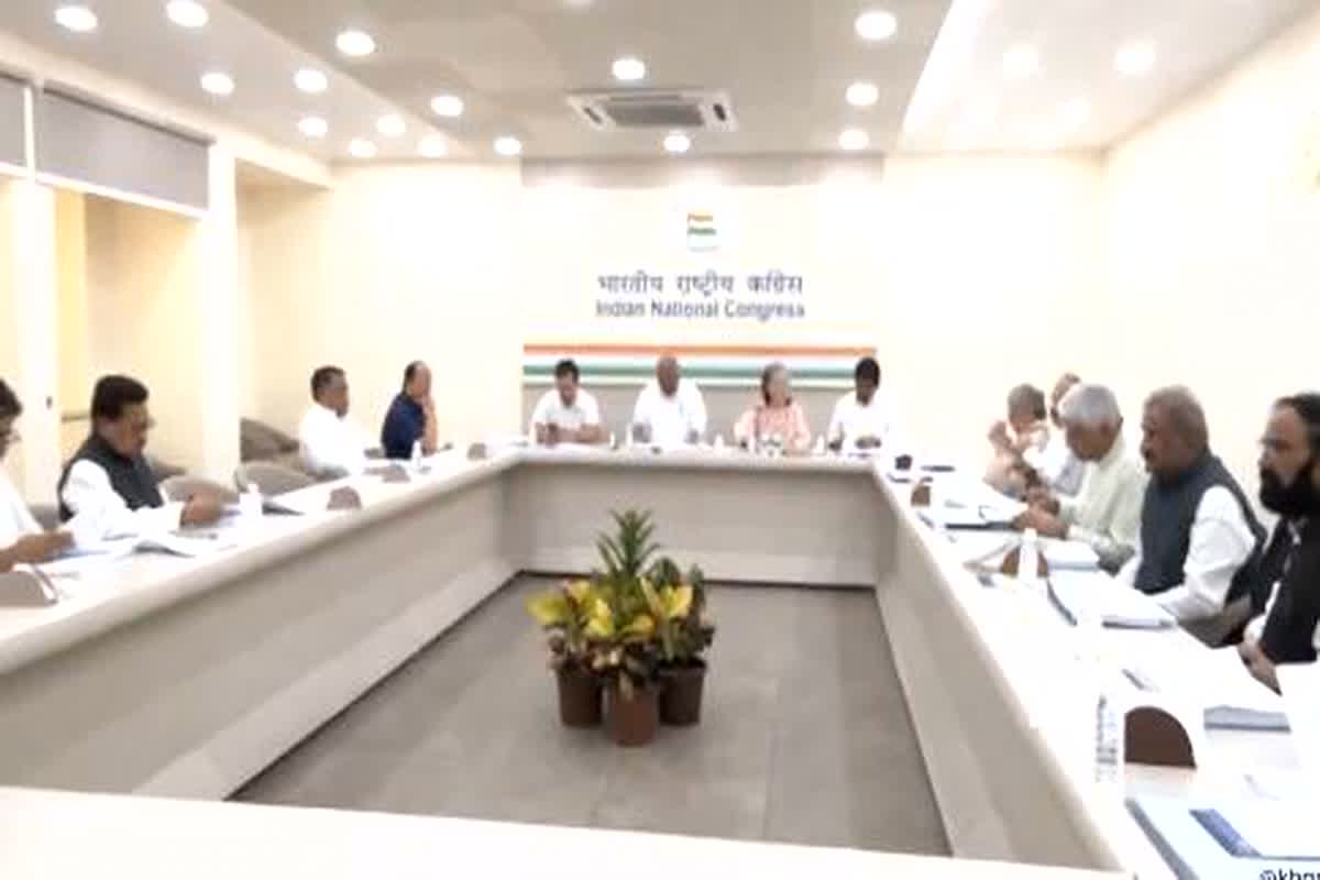 Congress Candidates List: कांग्रेस के 90 प्रत्याशियों के लिस्ट पर फंसा पेंच, CEC बैठक में मंथन जारी
