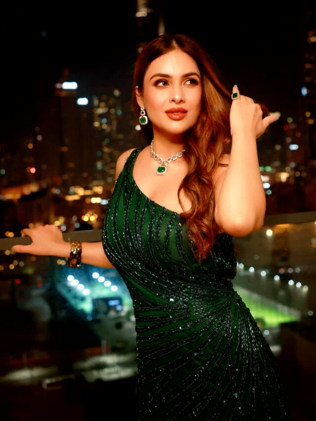 Neha Malik Hot Pic: ग्रीन शिमरी गाउन में नेहा मलिक ने गिराई बिजलियां -  IBC24 News : Chhattisgarh News, Madhya Pradesh News, Chhattisgarh News Live  , Madhya Pradesh News Live, Chhattisgarh News