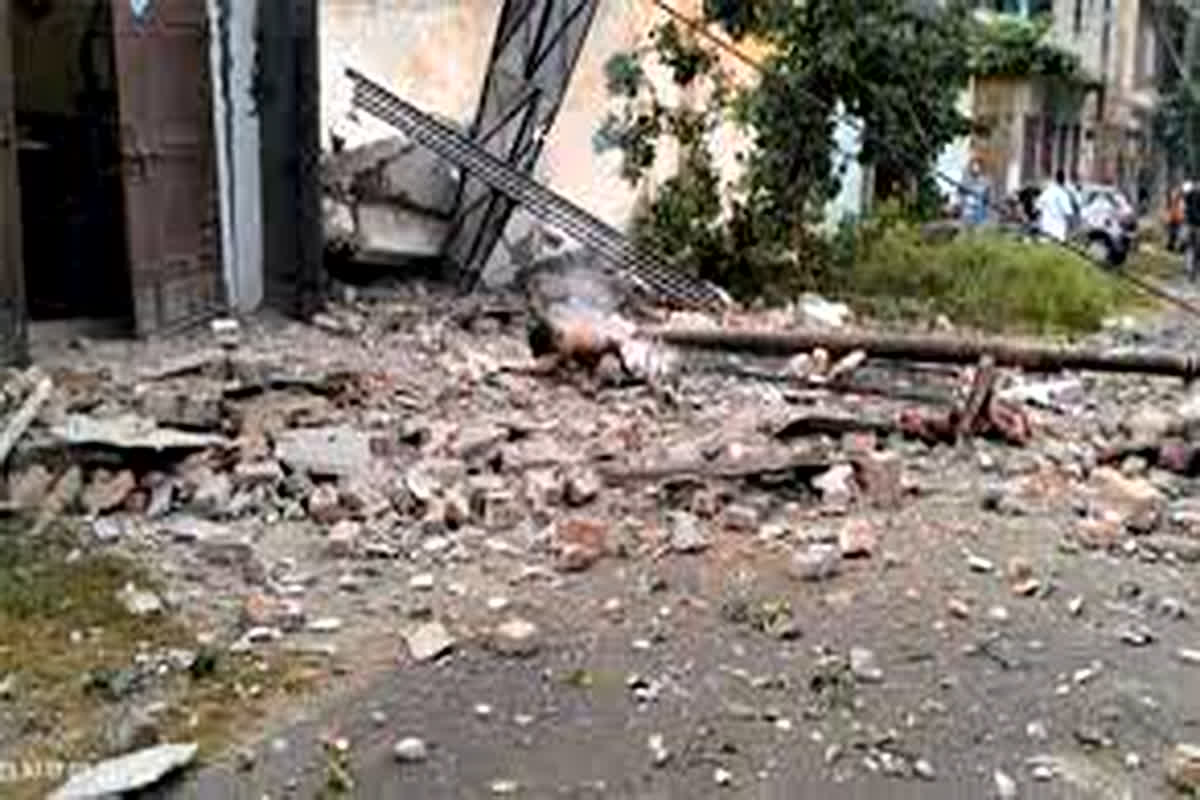 Factory Explosion: फैक्ट्री में विस्फोट होने से बड़ा हादसा, चार लोगों की मौत, कई घायल