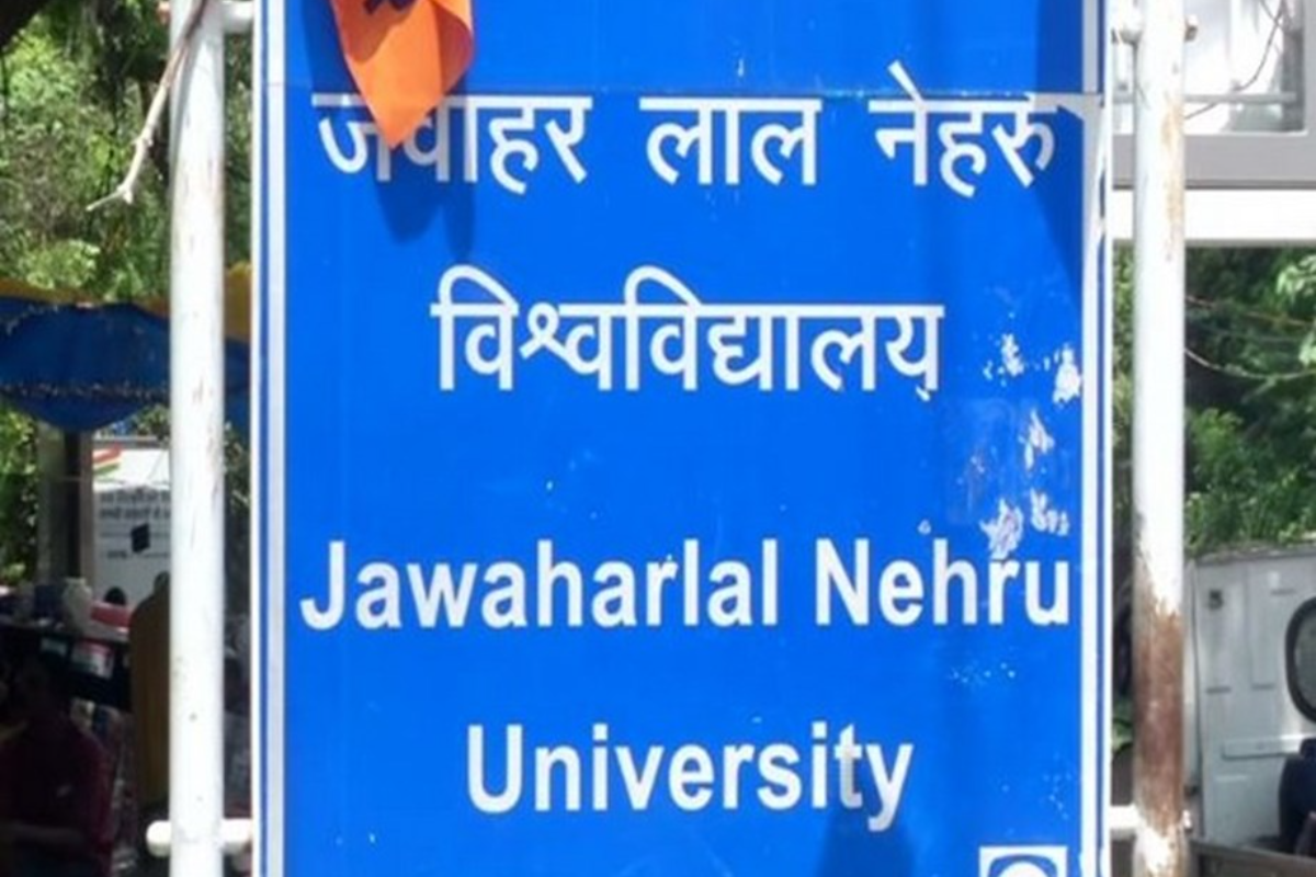 JNU Slogans: एक बार फिर विवादों में JNU, दिवारों पर लिखे गए भगवा जलाने के नारे, पीएम मोदी के लिए भी लिखी गई ये बात, यहां जाने