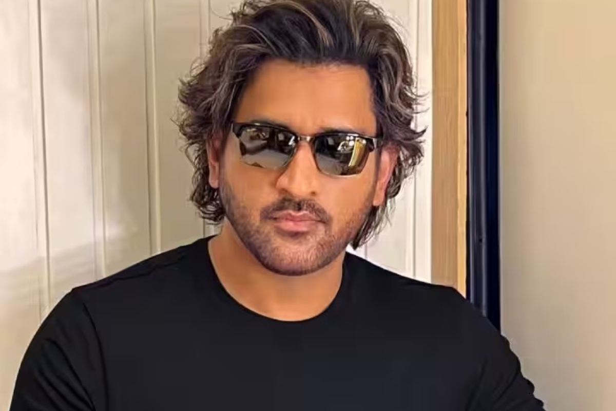 MS Dhoni’s New Look: नए लुक के साथ एमएस धोनी ने सोशल पर मीडिया ढाया कहर, माही का ये अंदाज़ आपको भी दीवाना बना देगा