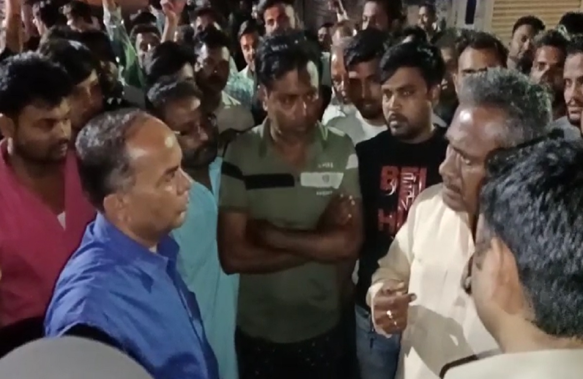 Katni News: टेंट-डीजे वालों को लगातार परेशान कर रही है प्रशासन, व्यवसायियों ने खोला मोर्चा, की ये मांग