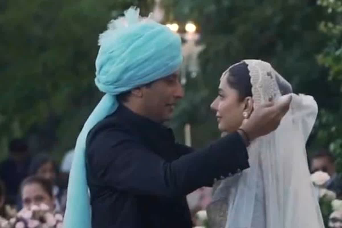 बताया जा रहा है कि माहिरा का ये दूसरा निकाह है। दोनों का लंबे समय से एक दूसरे से अफेयर चल रहा था और दोनो ने शादी कर ली। माहिरा की शादी का वीडियो सोशल मीडिया पर तेजी से वायरल हो रहा है।