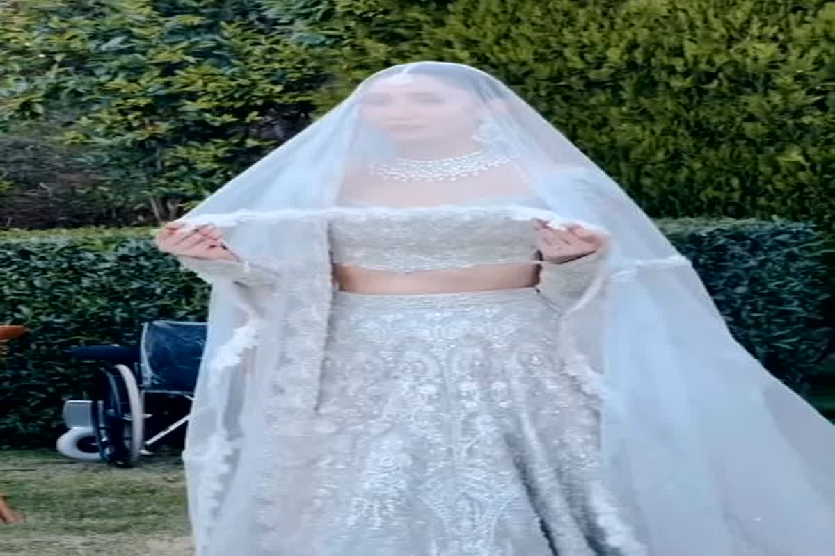 Mahira Khan Wedding फिल्म 'रईस' में शाहरुख खान की हीरोइन रहीं पाकिस्तानी एक्ट्रेस माहिरा खान ने पाकिस्तानी बिजनेसमैन सलीम करीम के साथ निकाह कर लिया है।