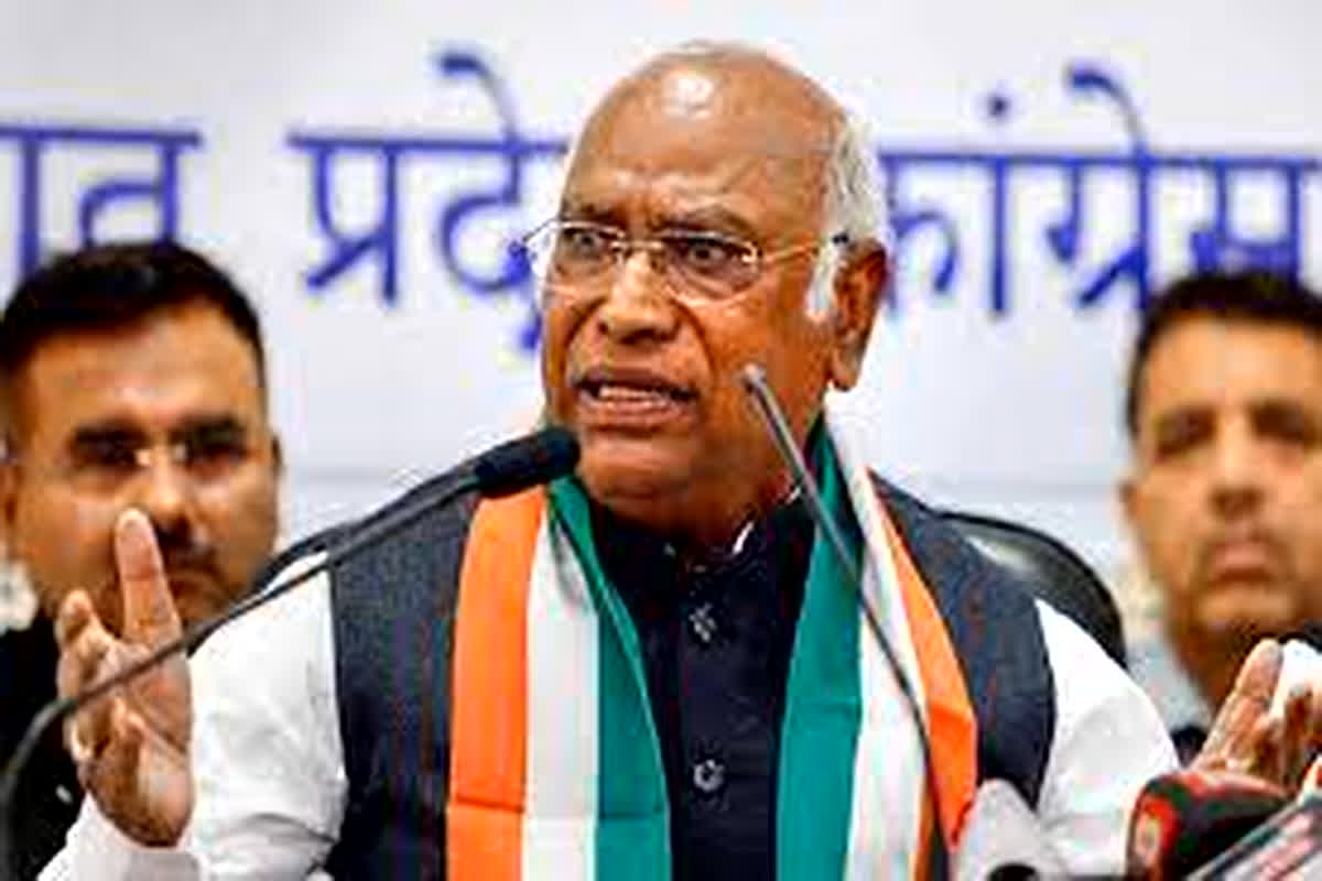 Mallikarjun Kharge CG Visit : आज छत्तीसगढ़ दौरे पर रहेंगे मल्लिकार्जुन खड़गे, अभनपुर में आमसभा को करेंगे संबोधित