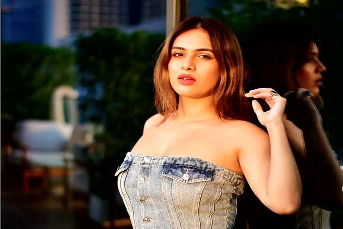 Neha Malik Sexy Video : भोजपुरी एक्ट्रेस नेहा मलिक ने दिखाया बोल्ड अवतार, वीडियो देख छूटे फैंस के पसीने