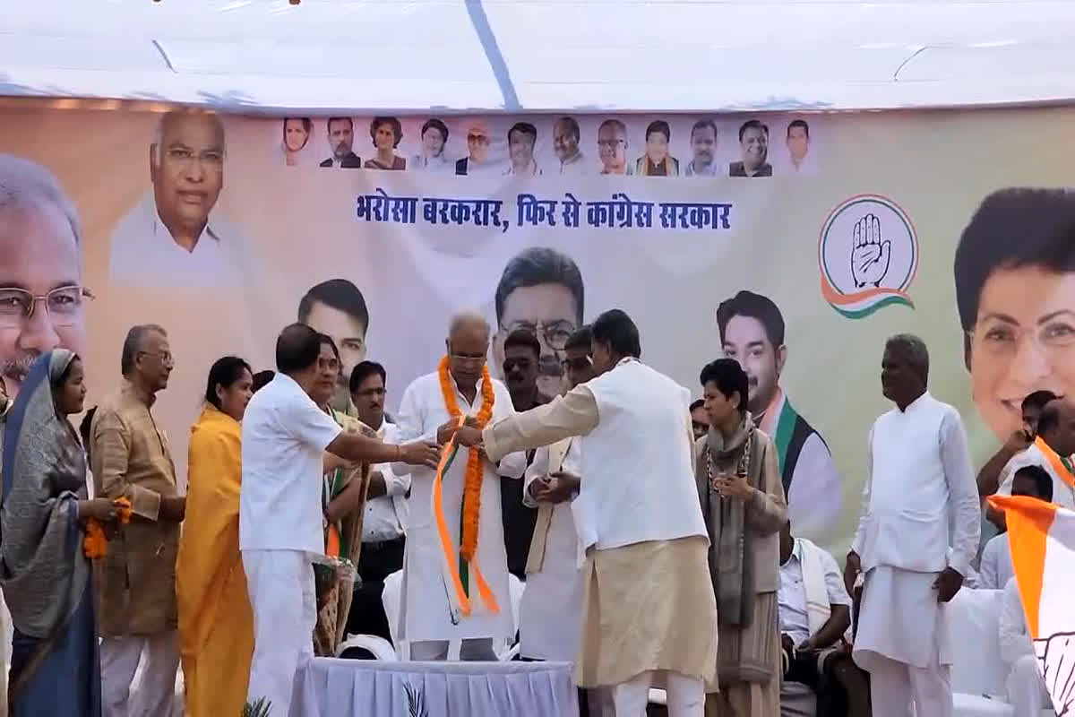 CG Vidhan Sabha Chunav 2023: छत्तीसगढ़ में भाजपा की बढ़ी मुसीबत! 14 हजार से ज्यादा कार्यकर्ताओं के साथ ये दिग्गत नेता ने थामा कांग्रेस का दामन