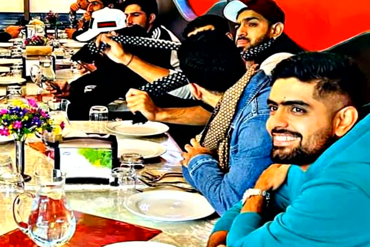 ICC Cricket World Cup 2023: पाकिस्तानी टीम की नौटंकी! बिरयानी नहीं मिली तो होटल में खाने किया मना, ऑनलाइन मंगवाए बिरयानी-कबाब और शाही टुकड़े