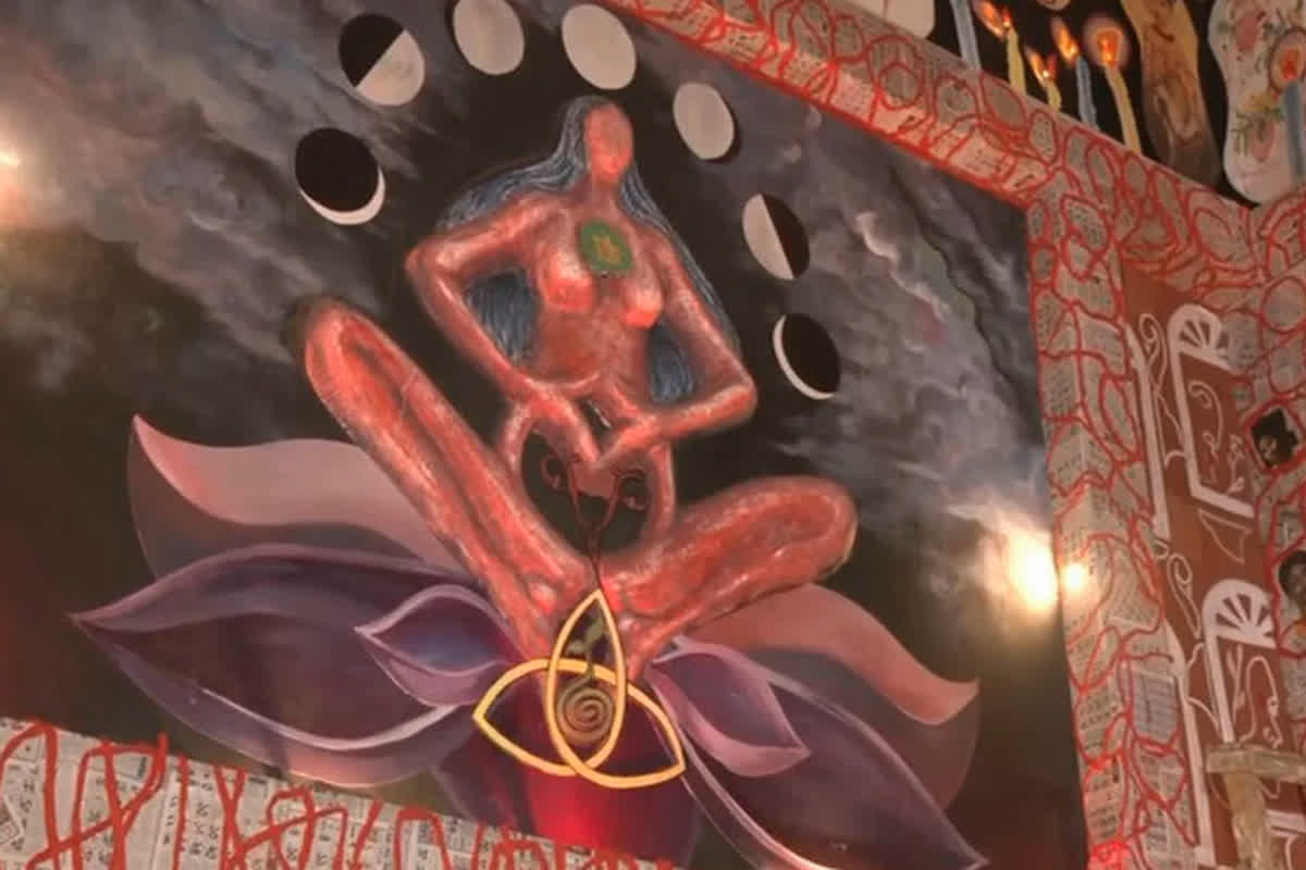 Durga Puja 2023: दुर्गा पंडाल में मासिक धर्म की थीम ने खींचा भक्तों का ध्यान, देखें अद्भुत नजारा…