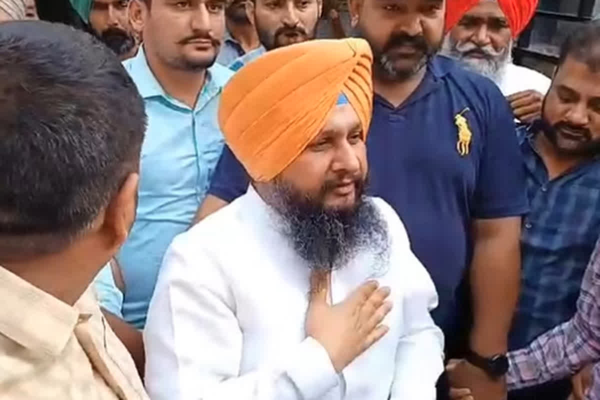 Kulbir Singh Zira Arrested: कांग्रेस के पूर्व विधायक गिरफ्तार, इस आरोप में पुलिस ने सुबह 5 बजे घर से उठाया…