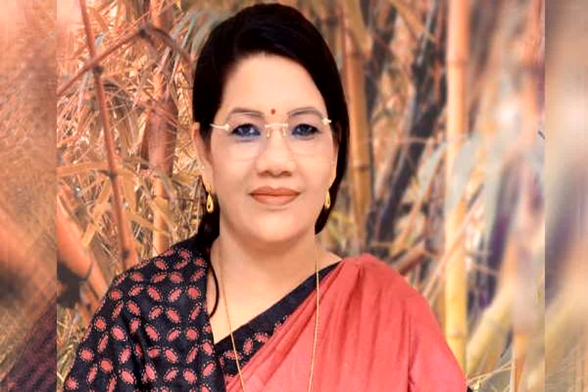 Renuka Singh Retirement: चुनाव से ऐन पहले भाजपा उम्मीदवार रेणुका सिंह ने कही राजनीतिक छोड़ने वाली बात, जानिए जनता के बीच पहुंचते ही ऐसा क्या हुआ