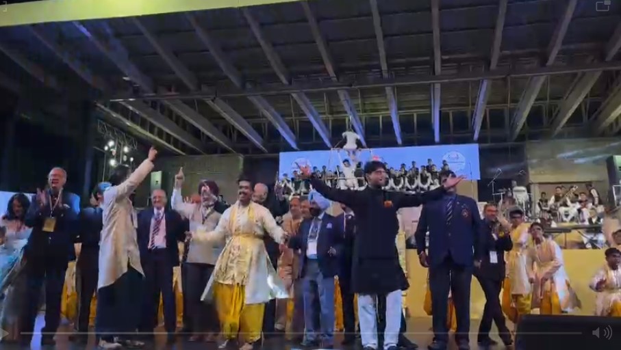 Union Minister Aviation Minister Jyotiraditya Scindia danced on stage