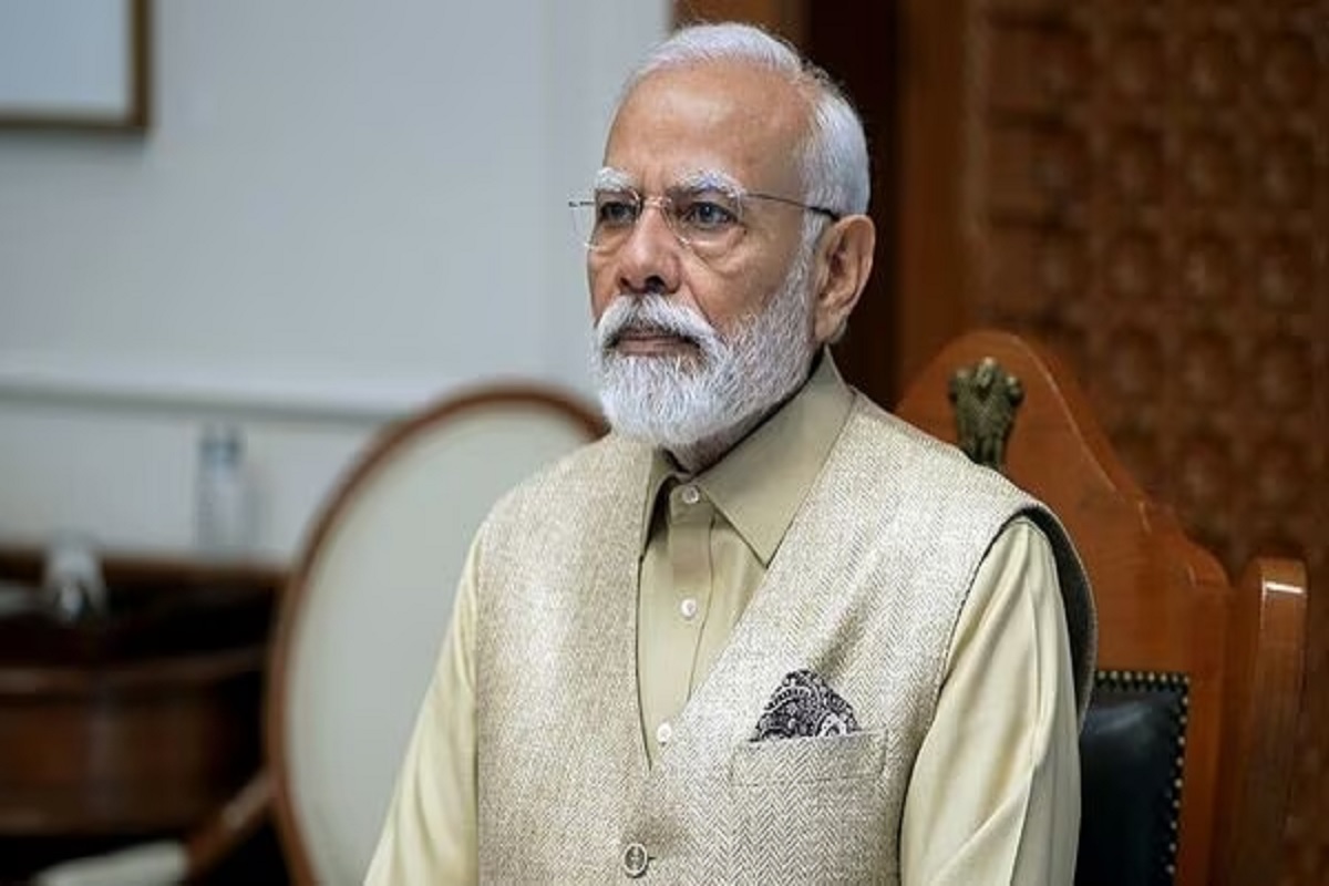 PM Modi Latest News: महाराष्ट्र के उद्योग गुजरात ले जाना चाहते है PM मोदी, जाने किसने लगाए ये आरोप
