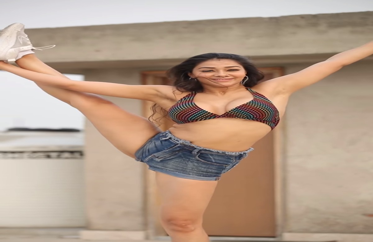 Namrata Malla Sexy Video : नम्रता मल्ला ने गिराईं अपने हुस्न की बि​जलियां, शेयर की किया अपना सेक्सी वीडियो, देखकर फटी रह जाएंगी आंखें