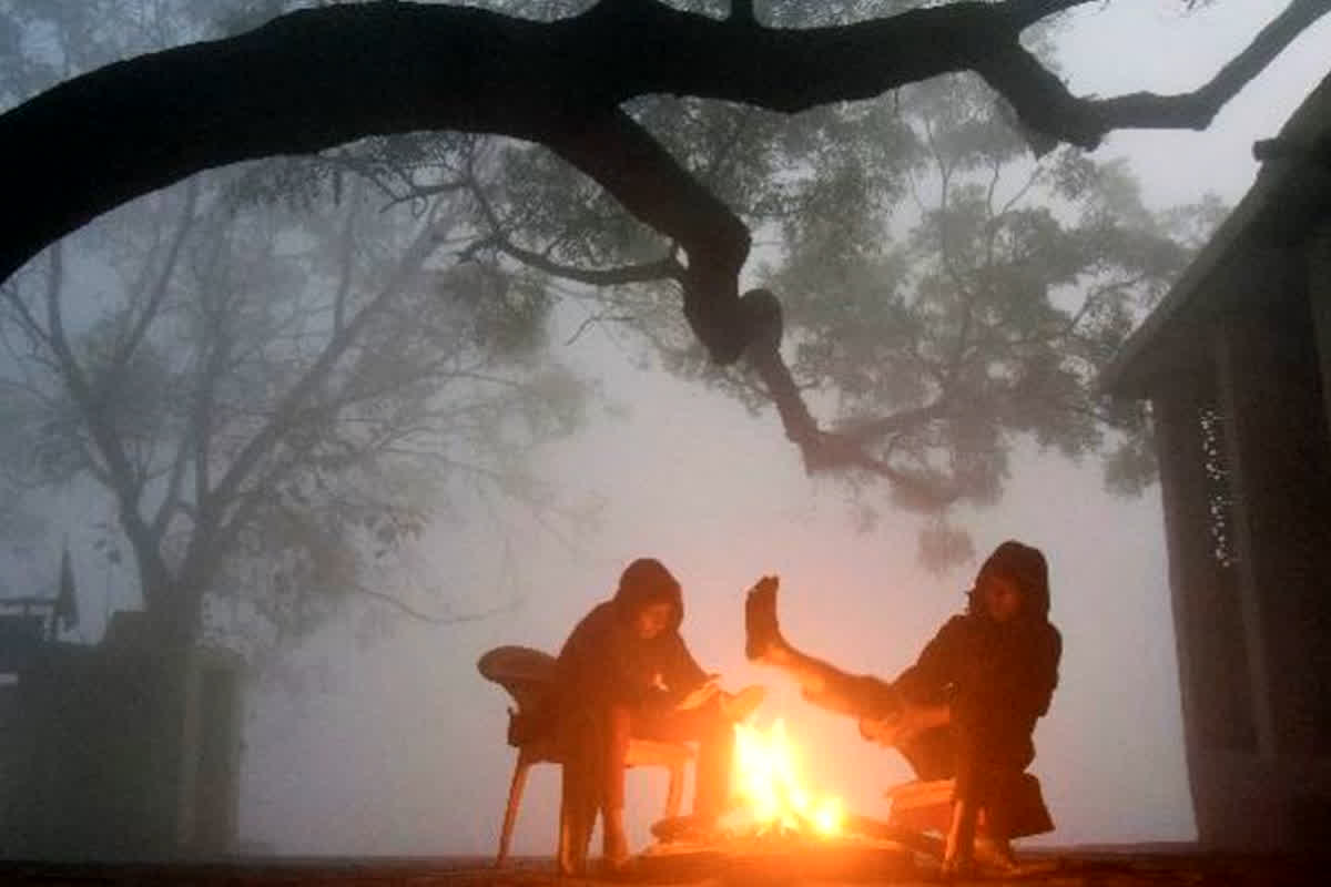 Weather Update Today : शुरू हुआ ठंड का मौसम, लोगों को इस दिन से पड़ेगी शॉल या जर्सी की जरूरत