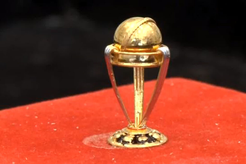Jeweller made 0.9 grams World Cup trophy
