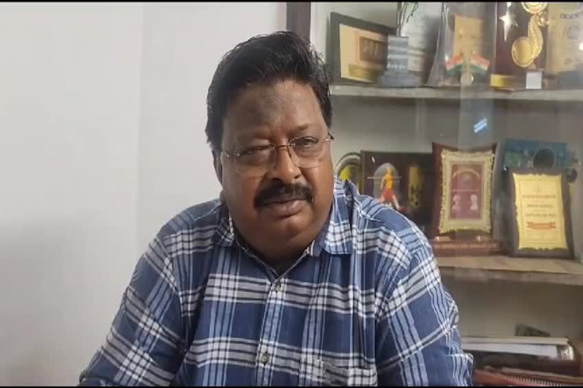 Kunkuri Vidhansabha Election: कांग्रेस प्रत्याशी के खिलाफ मामला दर्ज, महिला का मोबाइल छीनने और दुर्व्यवहार करने के आरोप