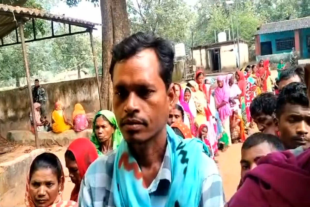 After a decade, the voting party reached Cherpal, Marjhum Katekalyan of Abujhmad area