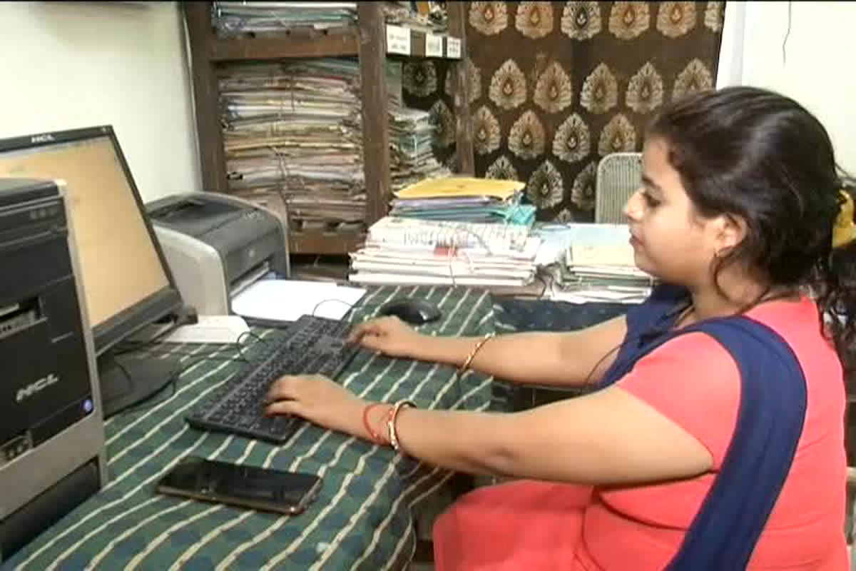 Bijli Bill In Raigarh: बकाया राशि वसूलने में बिजली विभाग के छूटे पसीने, 54 करोड़ का बिल बकाया, 1200 उपभोक्ताओं को जारी किया नोटिस