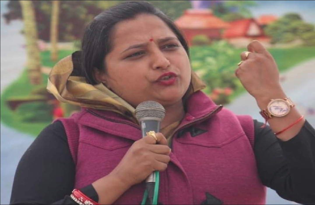 Baliya News : बीजेपी विधायिका खुद को सबरी और CM योगी को मानती हैं श्रीराम, जनता दरबार में रखी फोटो के साथ स्पेशल कुर्सी, जमकर वायरल रहा वीडियो