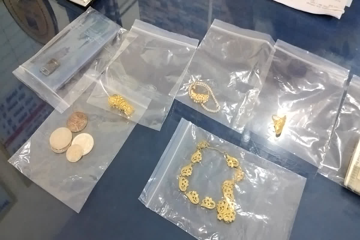 Korba News: मीडियाकर्मी के घर हुई चोरी का पुलिस ने किया खुलासा, शौक पूरा करने आरोपियों ने दिया था वारदात को अंजाम