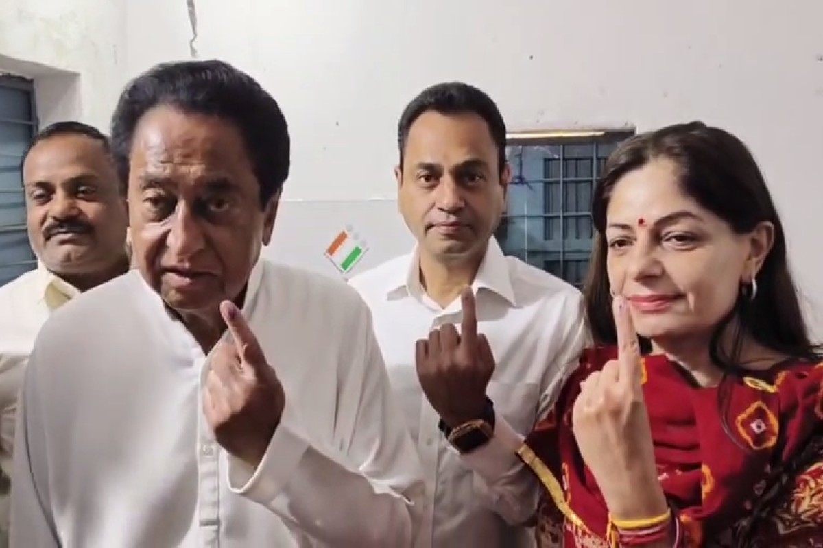 Kamalnath And Nakulnath Cast Their Vote