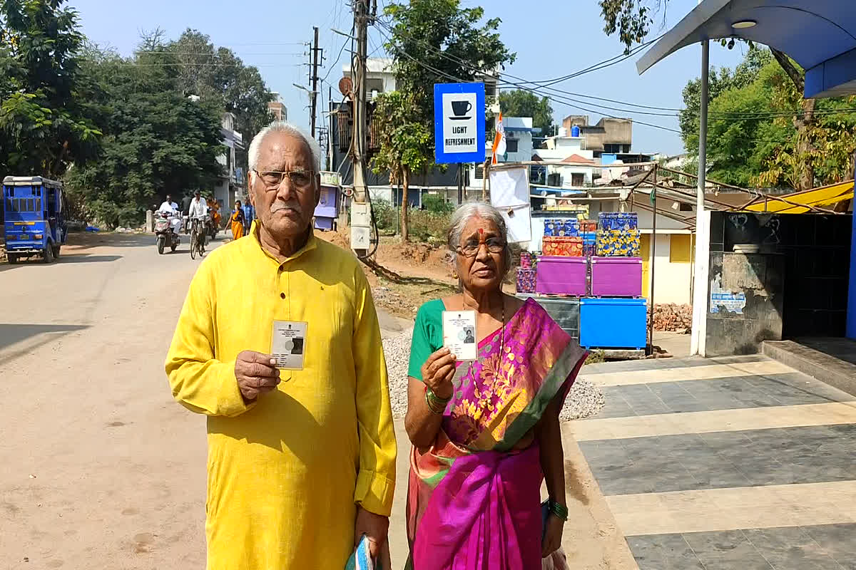 Chhattisgarh Assembly Elections 2023: चुनाव के दिन प्रशासन की लापरवाही आई सामने, मतदाता सूची में नहीं है कई लोगों के नाम, नाराज मतदाता ने कही ये बात