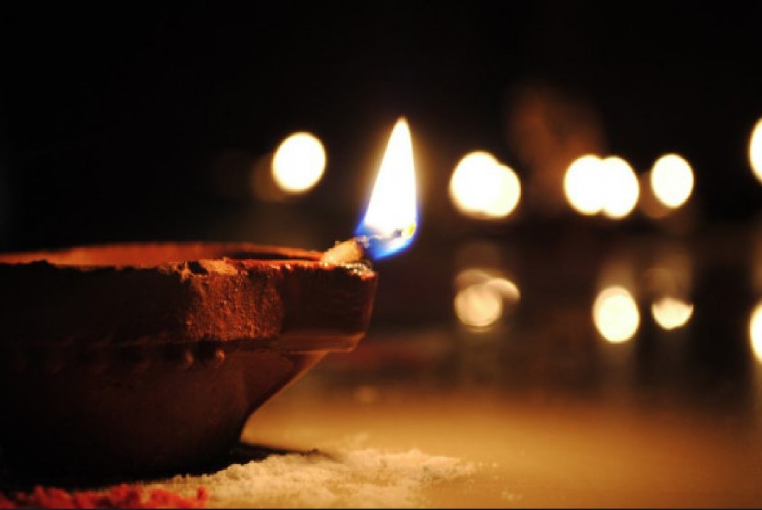 Diwali 2023: दिवाली पर मिट्टी के दिए लगाने के पीछे छिपी खास वजह, ग्रहों से जुड़ा है कनेक्शन, जानें…