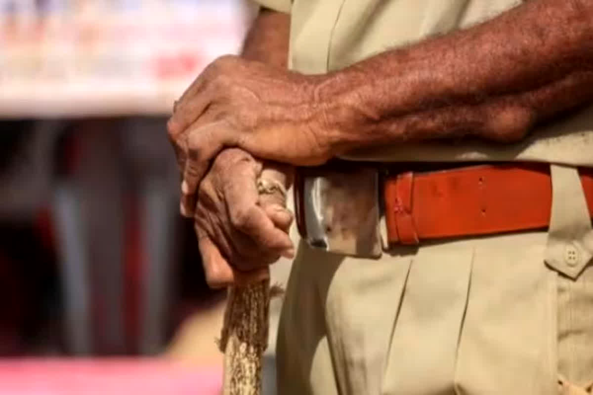 UP Disabled Woman Suicide Case: प्रदेश में यहां पूरी चौकी को किया गया सस्पेंड, जानिए क्या है माजरा