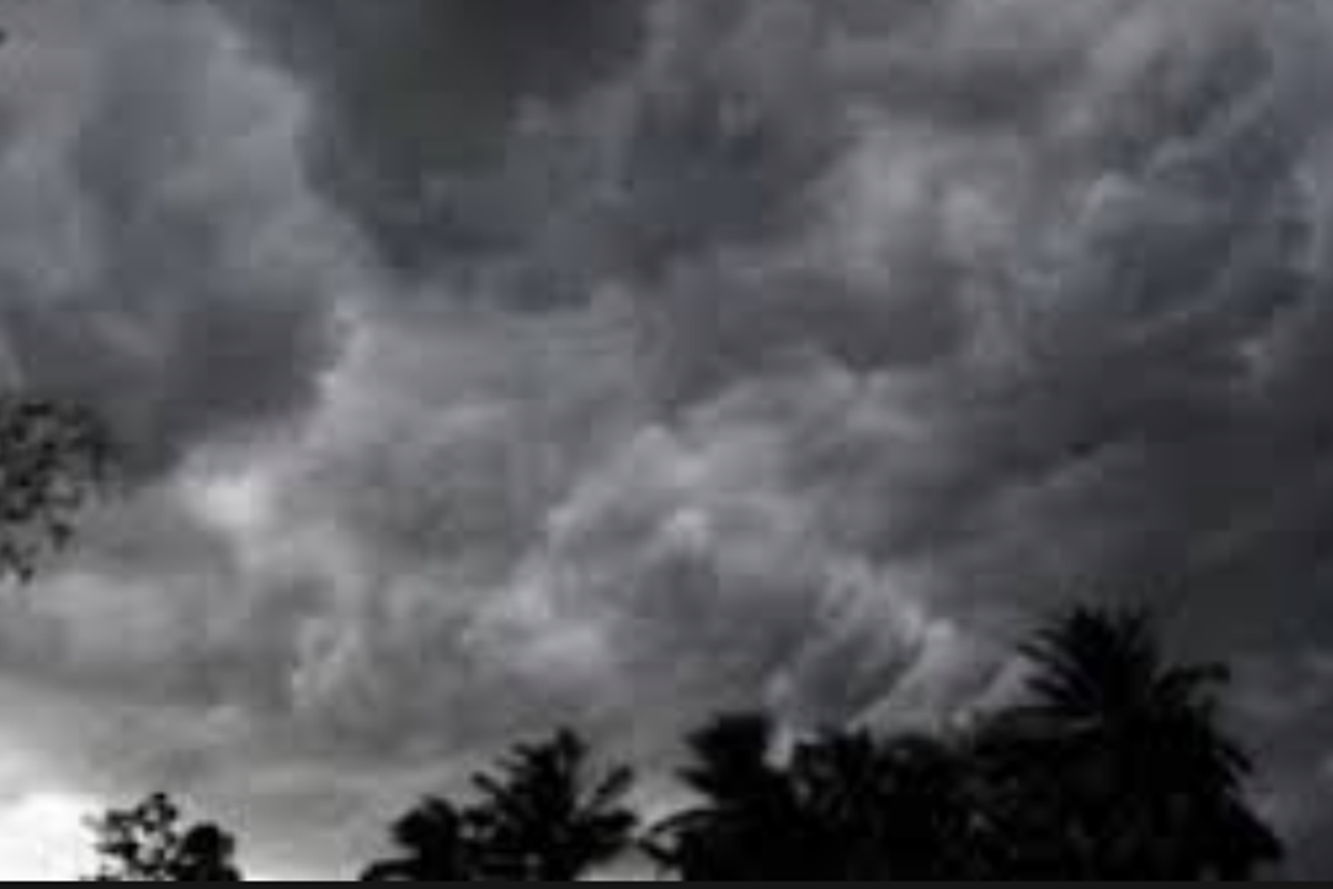 MP Weather Update: प्रदेश में दिख रहा चक्रवात का असर, कई जिलों में बादलों ने डाला डेरा, इन संभागों में होगी बारिश