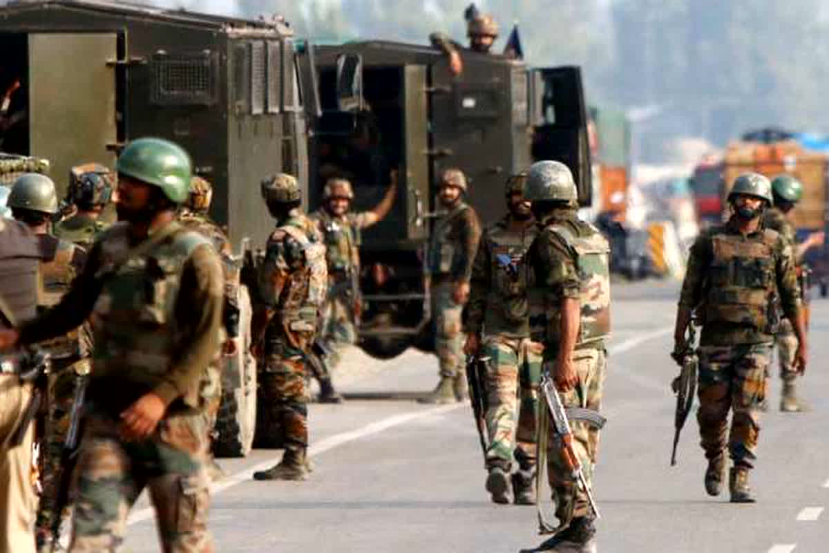 Terrorist attack in Pakistan: बड़ा आतंकी हमला… मियांवली एयरबेस में घुसे फिदायीन हमलावर, 14 सैनिकों की मौत