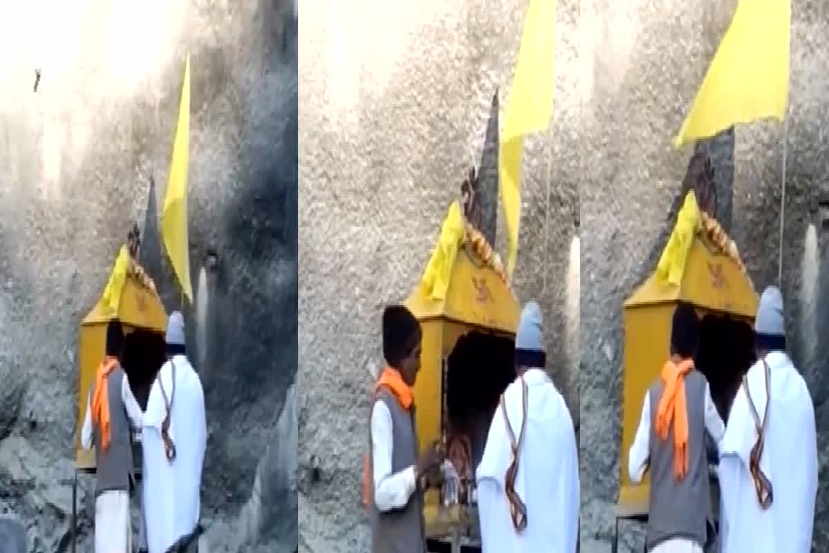 Uttarkashi Tunnel Collapse: उत्तरकाशी सुरंग के पास क्यों बनाया गया मंदिर..? रोजाना विधि-विधान से मजदूरों की जिंदगी के लिए हो रही प्रार्थना