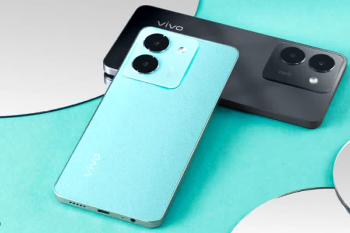 Diwali Smartphone Offers: दिवाली धमाका… 15 हजार से भी कम में मिल रहा Vivo का ये धांसू स्मार्टफोन, आज ही उठा लें लाभ