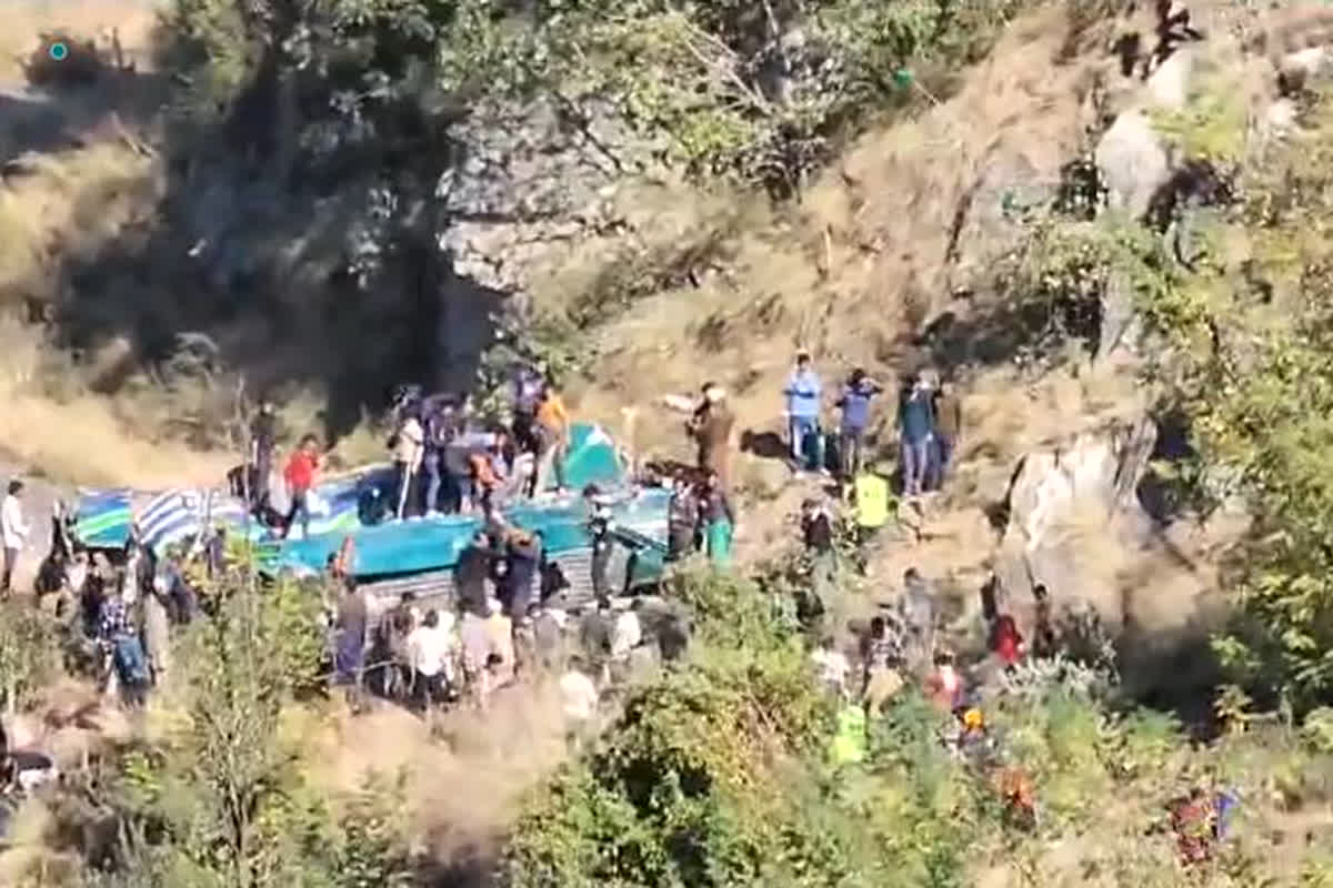 Accident in Doda: जम्मू कश्मीर के डोडा में बड़ा हादसा, 40 लोगों की मौत, मोदी ने किया दो-दो लाख मुआवजे का ऐलान