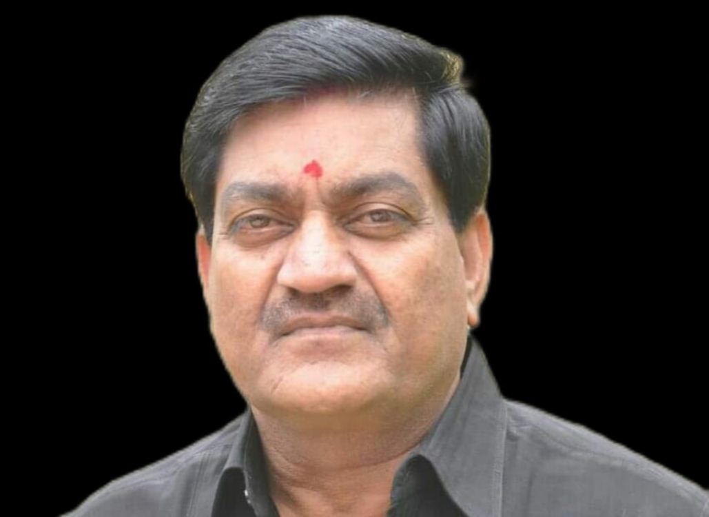 भाजपा: दयालदास बघेल, उम्र: 69, शिक्षा: 10 वीं, करियर: पहली बार चुनाव में। नौकरी छोड़कर राजनीति में आए।