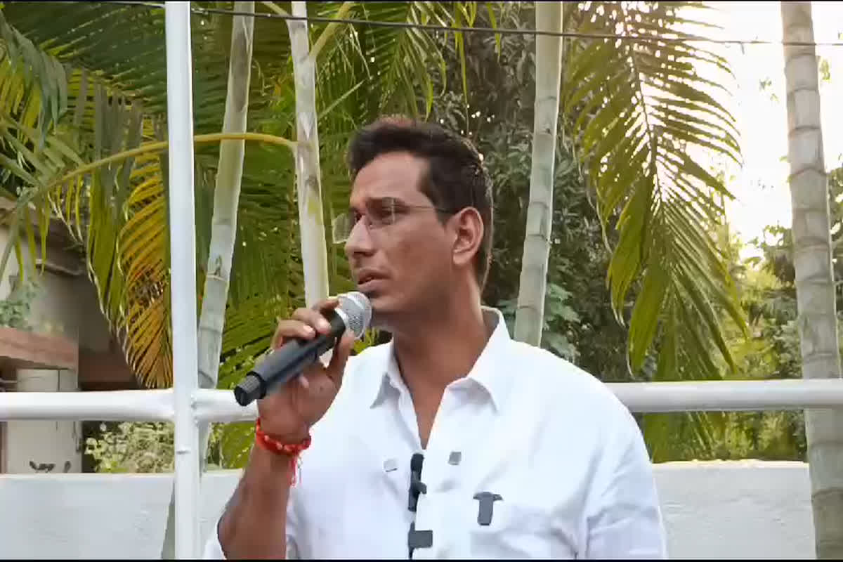 Big Statement of Devendra Yadav: ‘हम लोग यदुवंशी हैं..युद्ध करने का पुराना शक्ति है’, जानें कांग्रेस प्रत्याशी देवेंद्र यादव ने ऐसा क्यों कहा