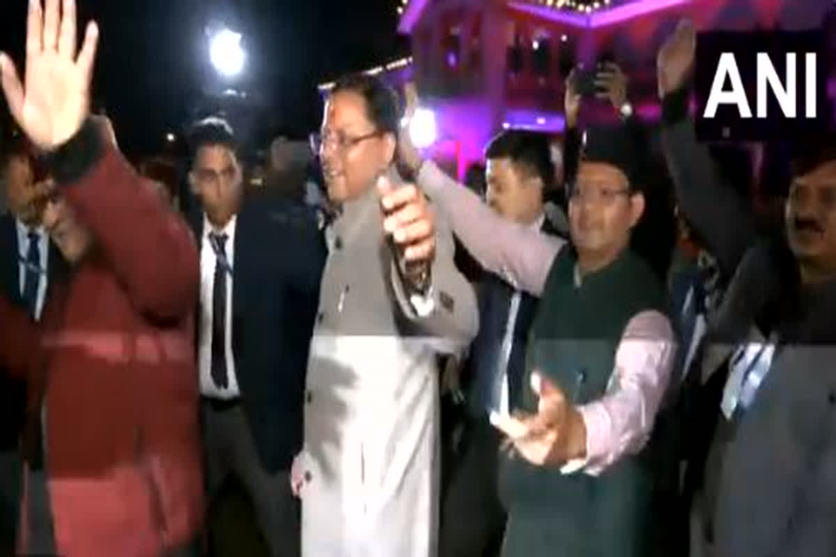 ‘Igas Bagwal’ in CM House : मुख्यमंत्री आवास में मनाया गया ‘इगास बग्वाल’ समारोह, टनल में फंसे मजदूरों के साथ सीएम धामी ने किया नृत्य
