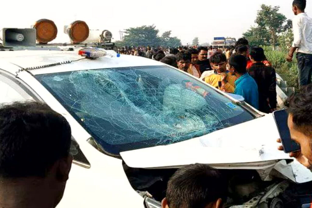 Madhepura DM Car Crushed Five People