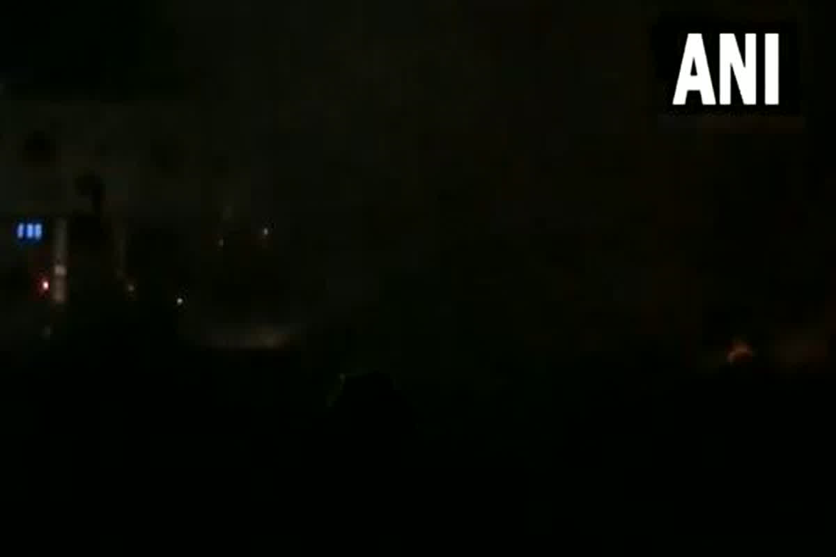 Fire in Park: पार्क में लगी भीषण आग, मची अफरातफरी, मौके पर फायर ब्रिगेड की टीम