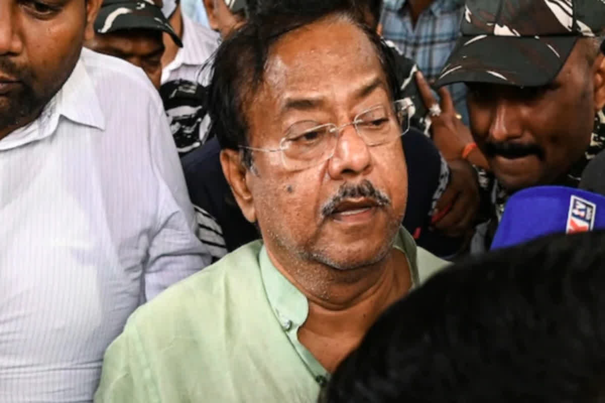 Jyoti Priya Mallick: राशन घोटाले मामले में गिरफ्तार मंत्री की बिगड़ी तबीयत, निगरानी के​ लिए विशेषज्ञ टीम गठित