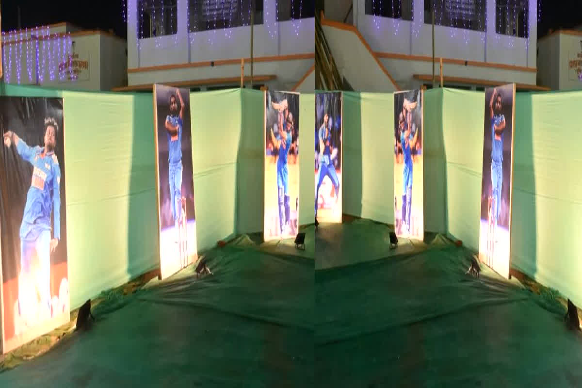 World Cup Kali Puja Pandal: क्रिकेट वर्ल्ड कप के स्वरूप में बना मां काली का अनोखा पंडाल, जांबाज खिलाड़ियों के लगाए गए पोस्टर