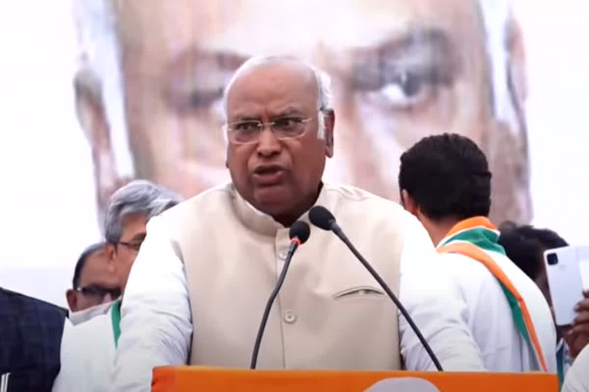 mp vidhansabha chunav 2023: ‘भोपाल के लोग है दिलदार..मैं भी तो हूं परमात्मा का अवतार’, जानें जनसभा को संबोधित करते हुए ऐसा क्यों बोले मल्लिकार्जुन खरगे