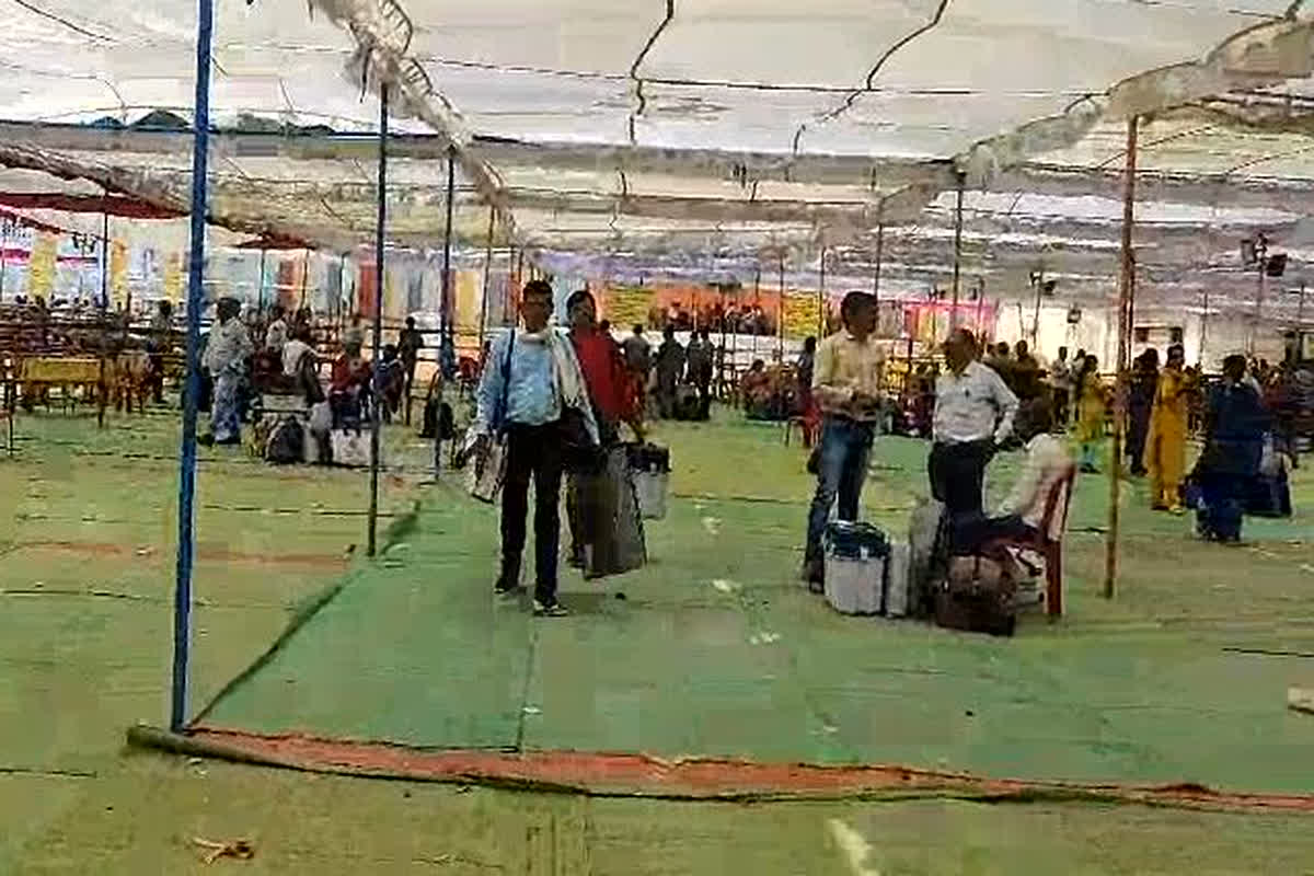 CG Assembly Election 2023: मतदान प्रक्रिया की तैयारियां हुई पूरी, सुरक्षा के लिए जवानों को किया तैनात