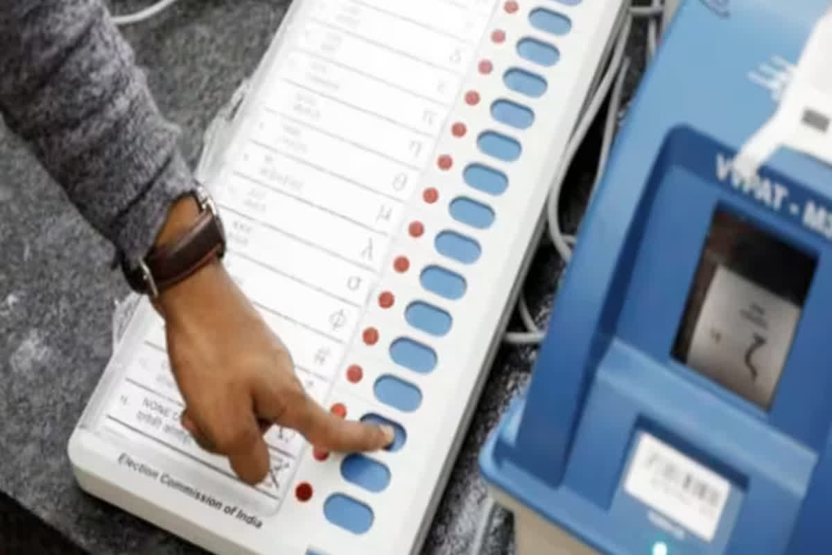 CG-MP assembly election 2023 voting: वोटिंग से पहले कई मतदान केंद्रों शुरू हुई मॉक पोल की प्रक्रिया, सुबह सात बजे से होगा मतदान