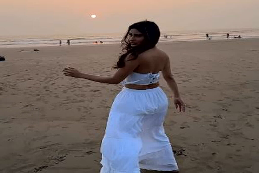 Mouni Roy Sexy Video