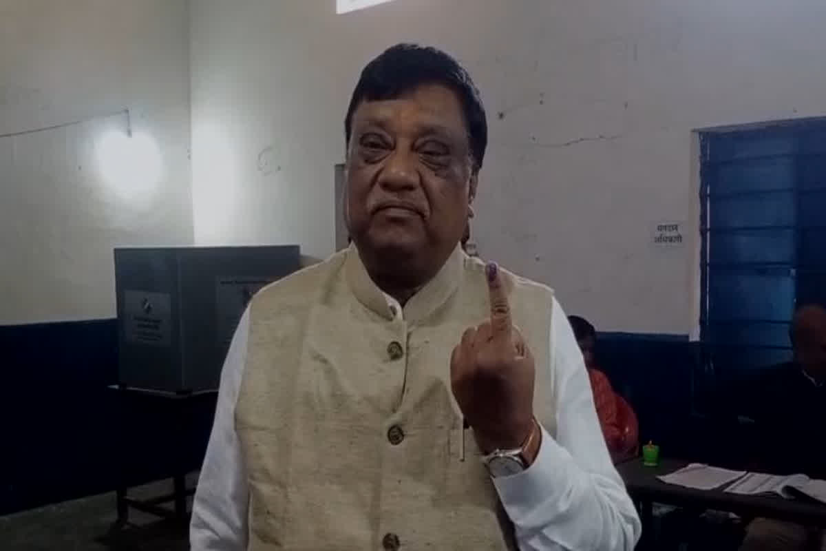Leader of Opposition Narayan Chandel voted